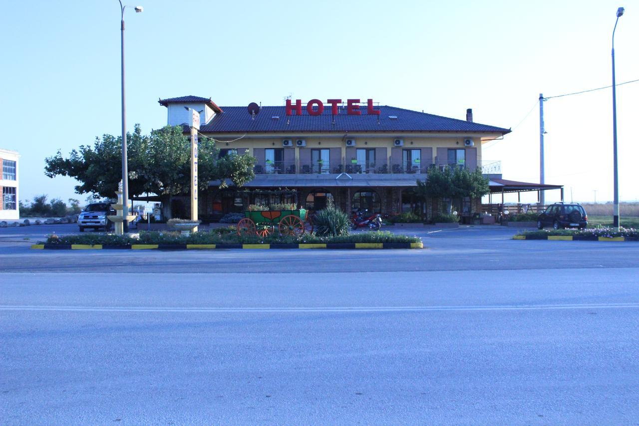 Park Hotel ポリカストロン エクステリア 写真